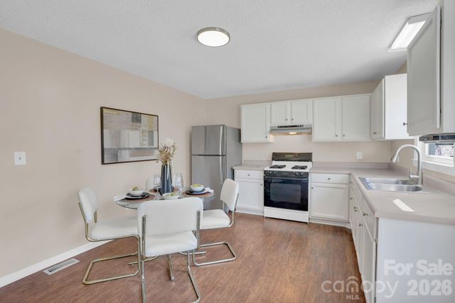 206 Ross Court, Belmont, NC 28012