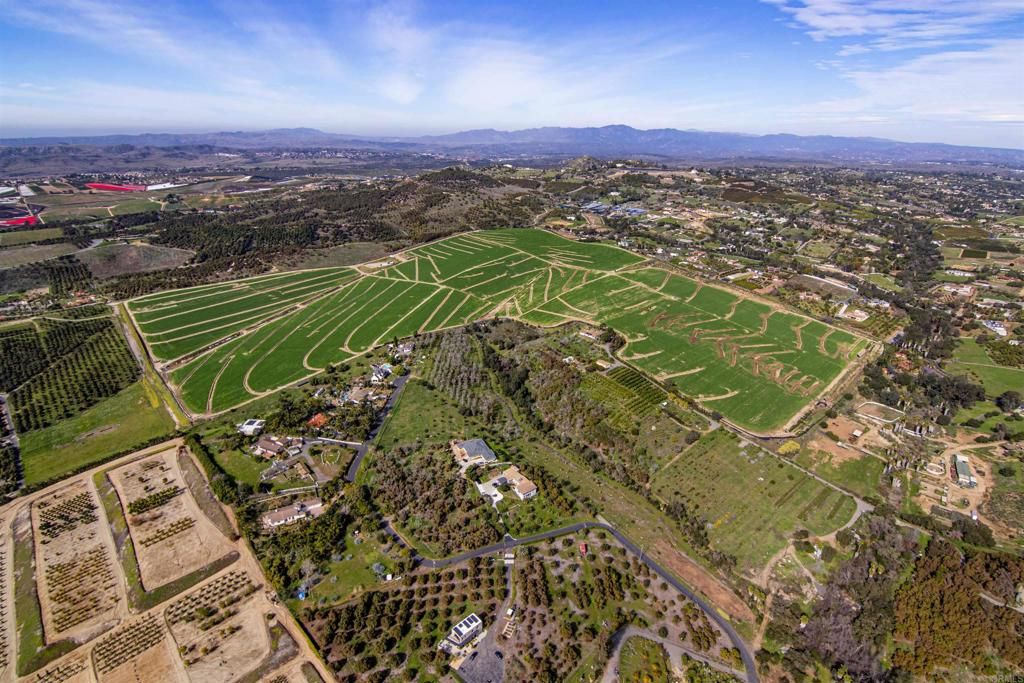 31092 Via Puerta Del Sol, Bonsall, CA 92003 — exterior