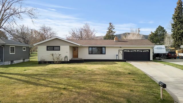 2215 E 6th Avenue, Helena, MT 59601