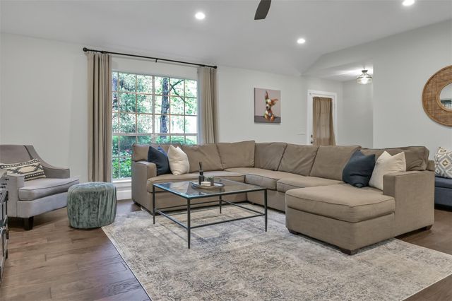 42 Still Corner Place, The Woodlands, TX 77381
