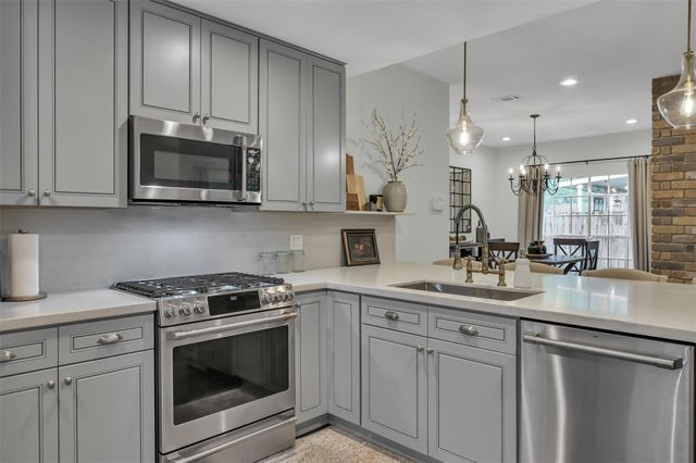 42 Still Corner Place, The Woodlands, TX 77381