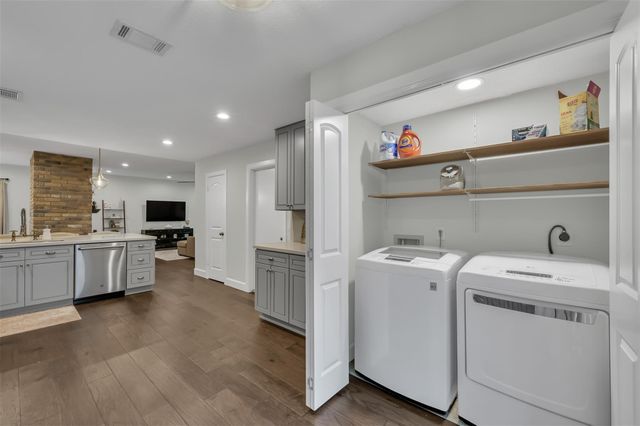 42 Still Corner Place, The Woodlands, TX 77381