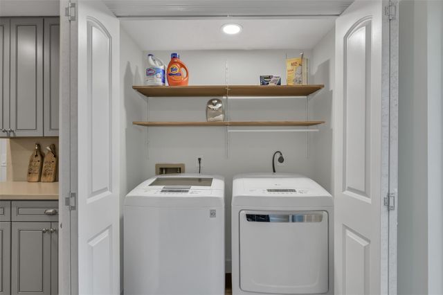 42 Still Corner Place, The Woodlands, TX 77381