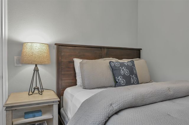 42 Still Corner Place, The Woodlands, TX 77381