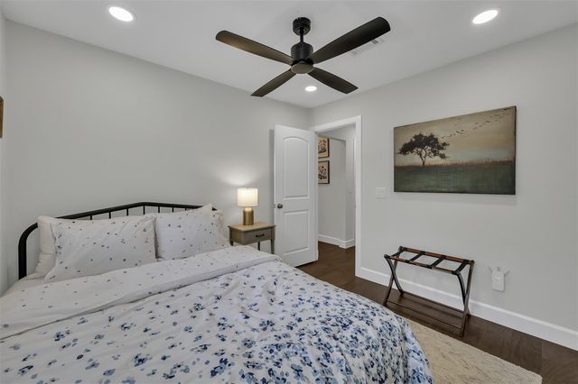 42 Still Corner Place, The Woodlands, TX 77381