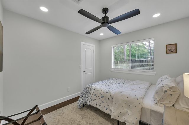 42 Still Corner Place, The Woodlands, TX 77381