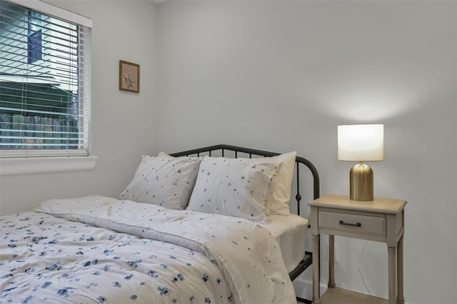42 Still Corner Place, The Woodlands, TX 77381