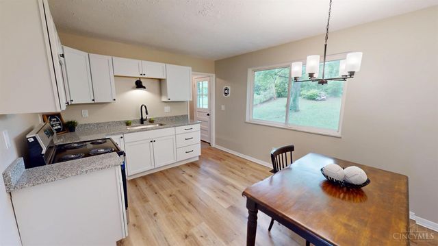 1884 Sevenhills Dr, Springfield Twp., OH 45240