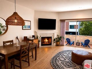 10800 Peach Grove Street 5, North Hollywood, CA 91601