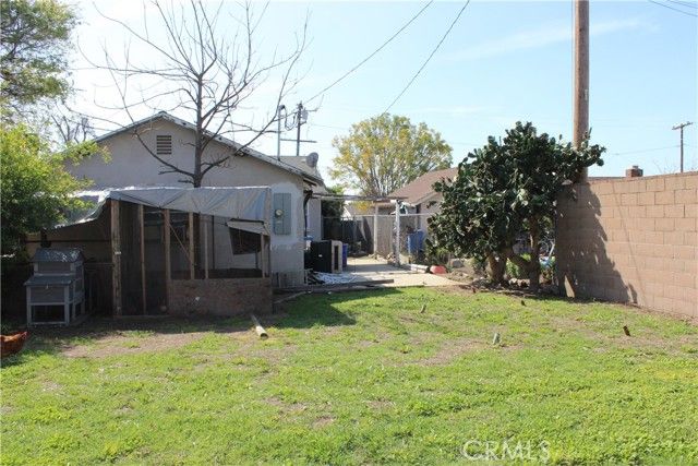 967 E Columbia, Pomona, CA 91767