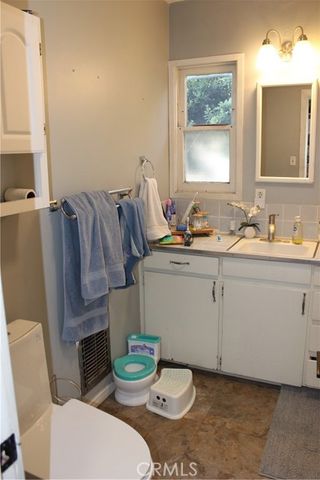 967 E Columbia, Pomona, CA 91767