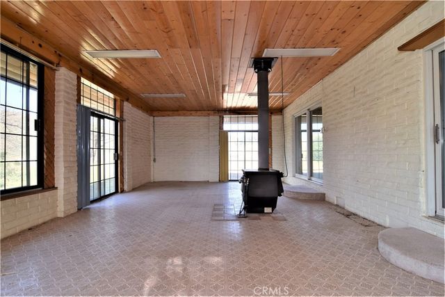 33456 Angeles Forest, Palmdale, CA 93550