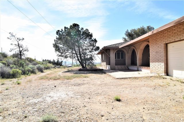33456 Angeles Forest, Palmdale, CA 93550
