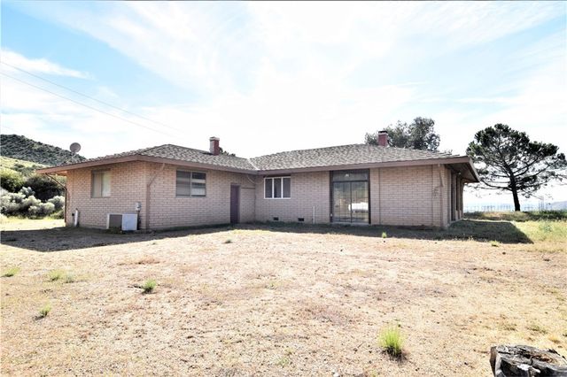 33456 Angeles Forest, Palmdale, CA 93550