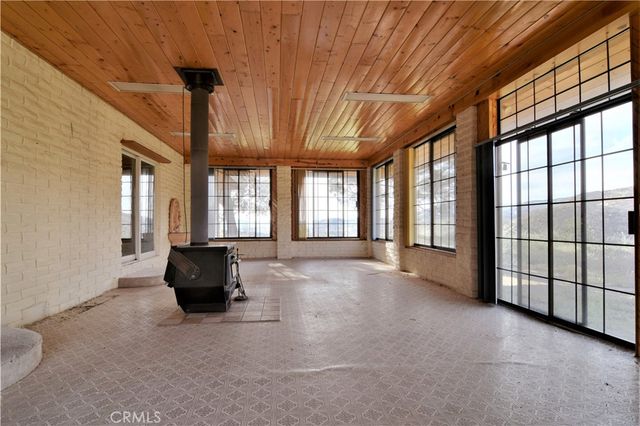 33456 Angeles Forest, Palmdale, CA 93550