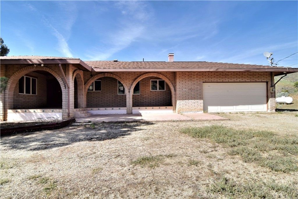 33456 Angeles Forest, Palmdale, CA 93550