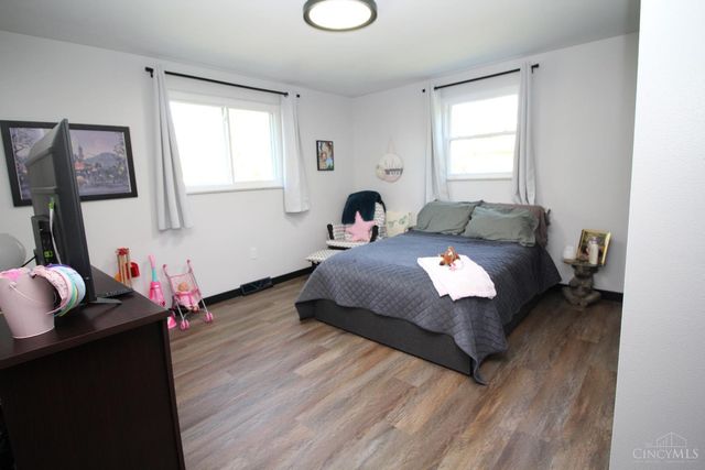 9052 Saxton Drive, West Chester, OH 45069