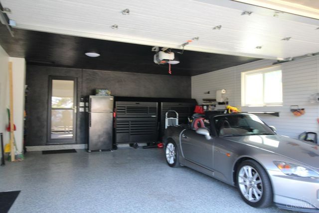 9052 Saxton Drive, West Chester, OH 45069