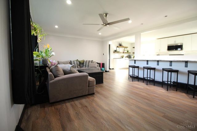 9052 Saxton Drive, West Chester, OH 45069