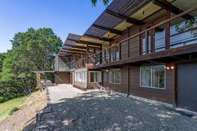 25 Cordova Court, Portola Valley, CA 94028