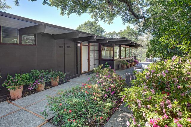 25 Cordova Court, Portola Valley, CA 94028