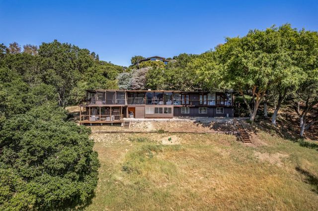 25 Cordova Court, Portola Valley, CA 94028