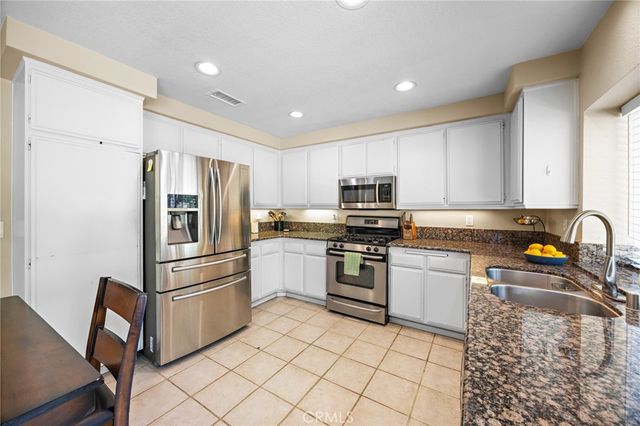 5561 El Palomino, Riverside, CA 92509