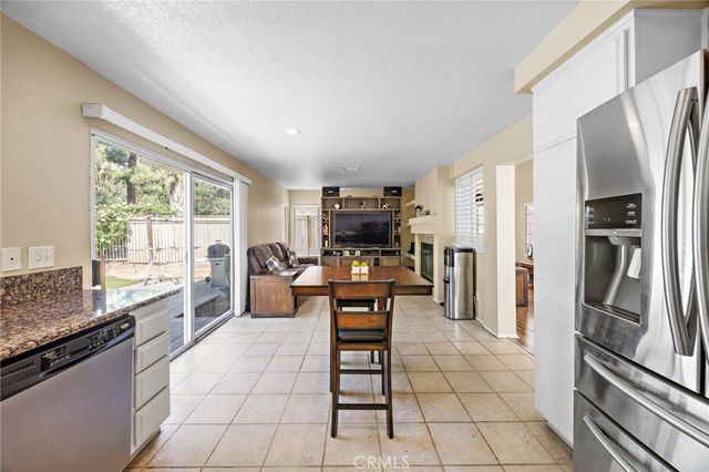 5561 El Palomino, Riverside, CA 92509