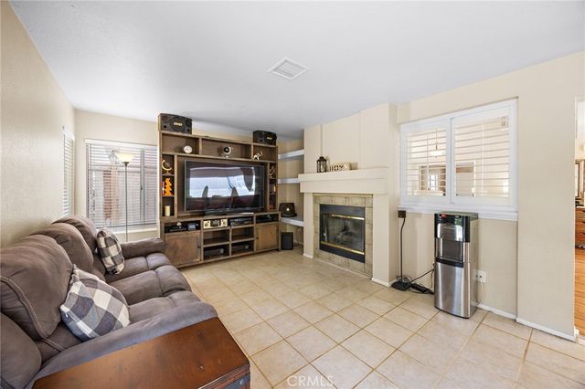 5561 El Palomino, Riverside, CA 92509