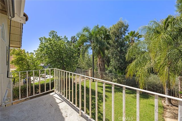 5561 El Palomino, Riverside, CA 92509