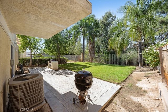 5561 El Palomino, Riverside, CA 92509