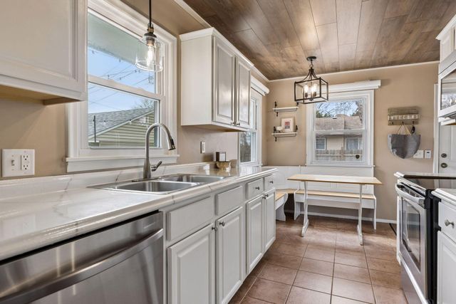 5906 Beard Avenue N, Brooklyn Center, MN 55429