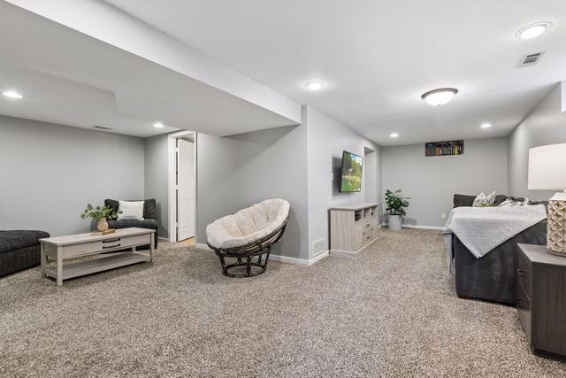 5906 Beard Avenue N, Brooklyn Center, MN 55429