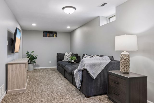 5906 Beard Avenue N, Brooklyn Center, MN 55429