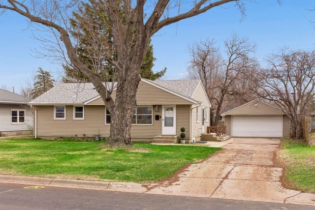 5906 Beard Avenue N, Brooklyn Center, MN 55429