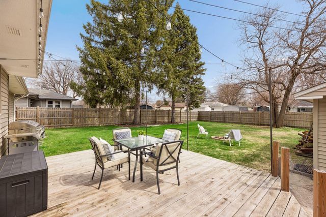 5906 Beard Avenue N, Brooklyn Center, MN 55429