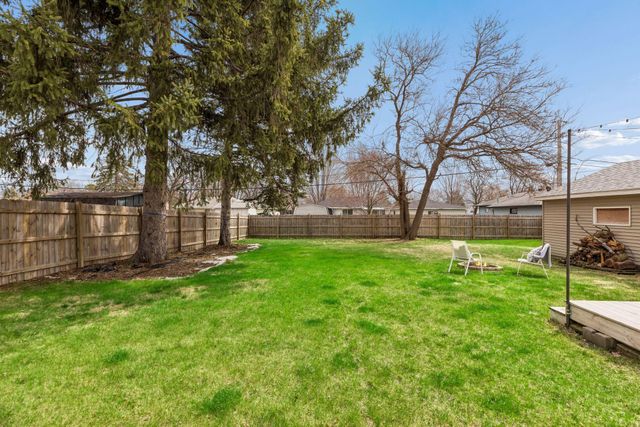 5906 Beard Avenue N, Brooklyn Center, MN 55429