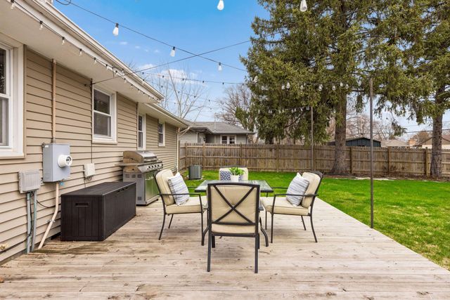 5906 Beard Avenue N, Brooklyn Center, MN 55429