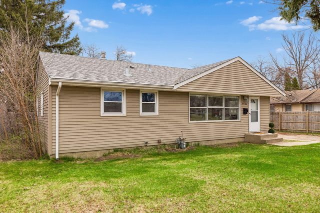 5906 Beard Avenue N, Brooklyn Center, MN 55429