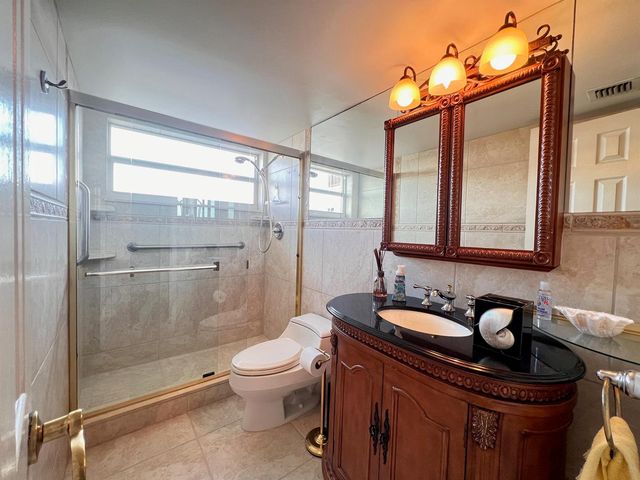 3581 S Ocean Boulevard 7e, South Palm Beach, FL 33480