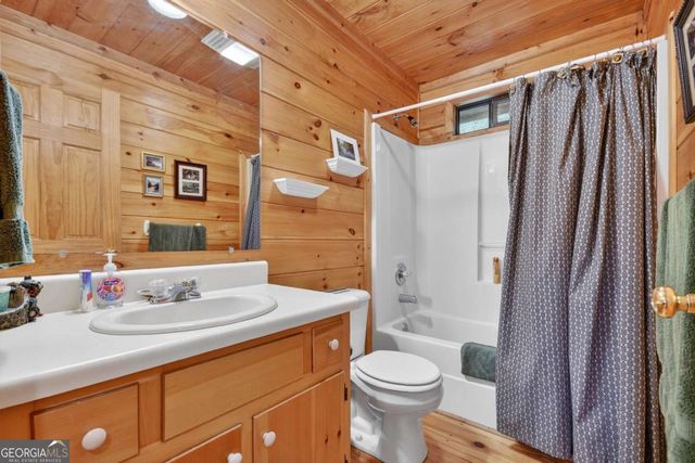 156 Dupont Drive, Blue Ridge, GA 30513