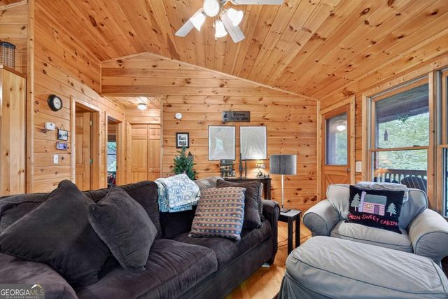 156 Dupont Drive, Blue Ridge, GA 30513