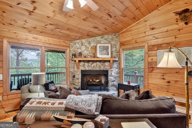 156 Dupont Drive, Blue Ridge, GA 30513