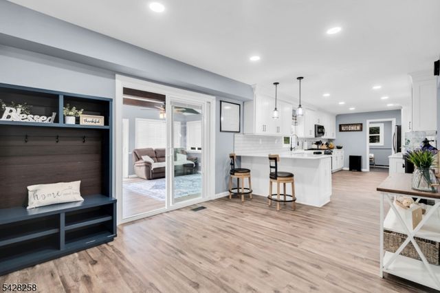 17 Landry Rd, Franklin Twp., NJ 08873