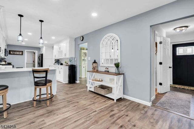 17 Landry Rd, Franklin Twp., NJ 08873