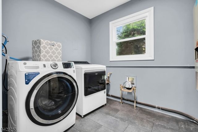 17 Landry Rd, Franklin Twp., NJ 08873
