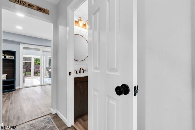 17 Landry Rd, Franklin Twp., NJ 08873