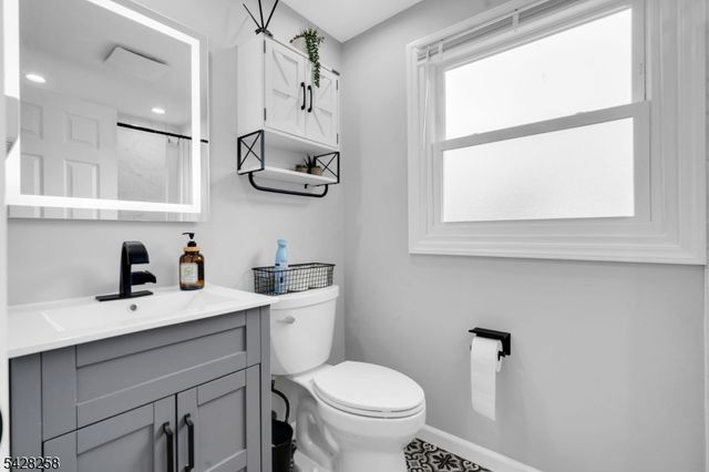 17 Landry Rd, Franklin Twp., NJ 08873