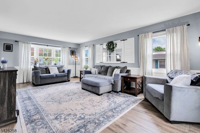 17 Landry Rd, Franklin Twp., NJ 08873