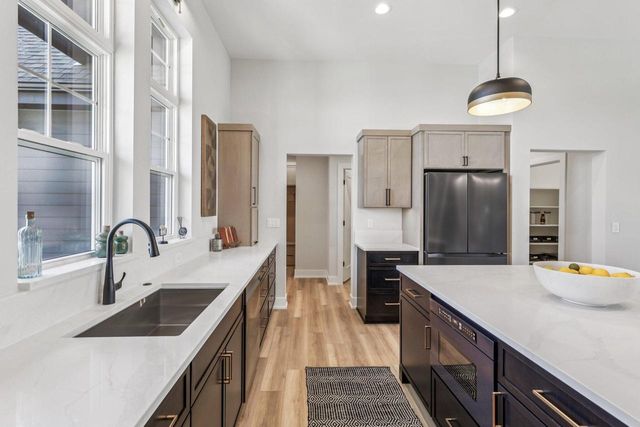 1103 Moll DRIVE, Waunakee, WI 53597